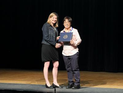 Hsiao-Wecksler receiving her Fellow recognition.