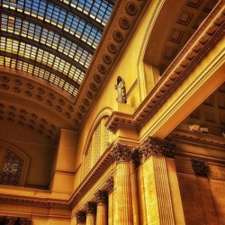 TTS: Traveling to Chicago by train.