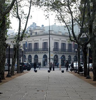 A classic square in the city of Montevideo. Photos by Gabriella Dupont.