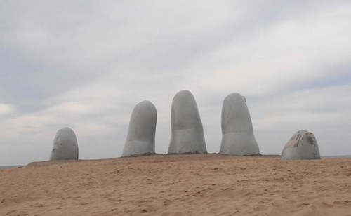 Mano de Punta Del Este, the five-finger sculpture on Playa Brava.