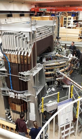 For her energy and fusion resarch course, Amanda visited a reverse pinch fusion reactor on campus - the only fusion reactor in Scandinavia.