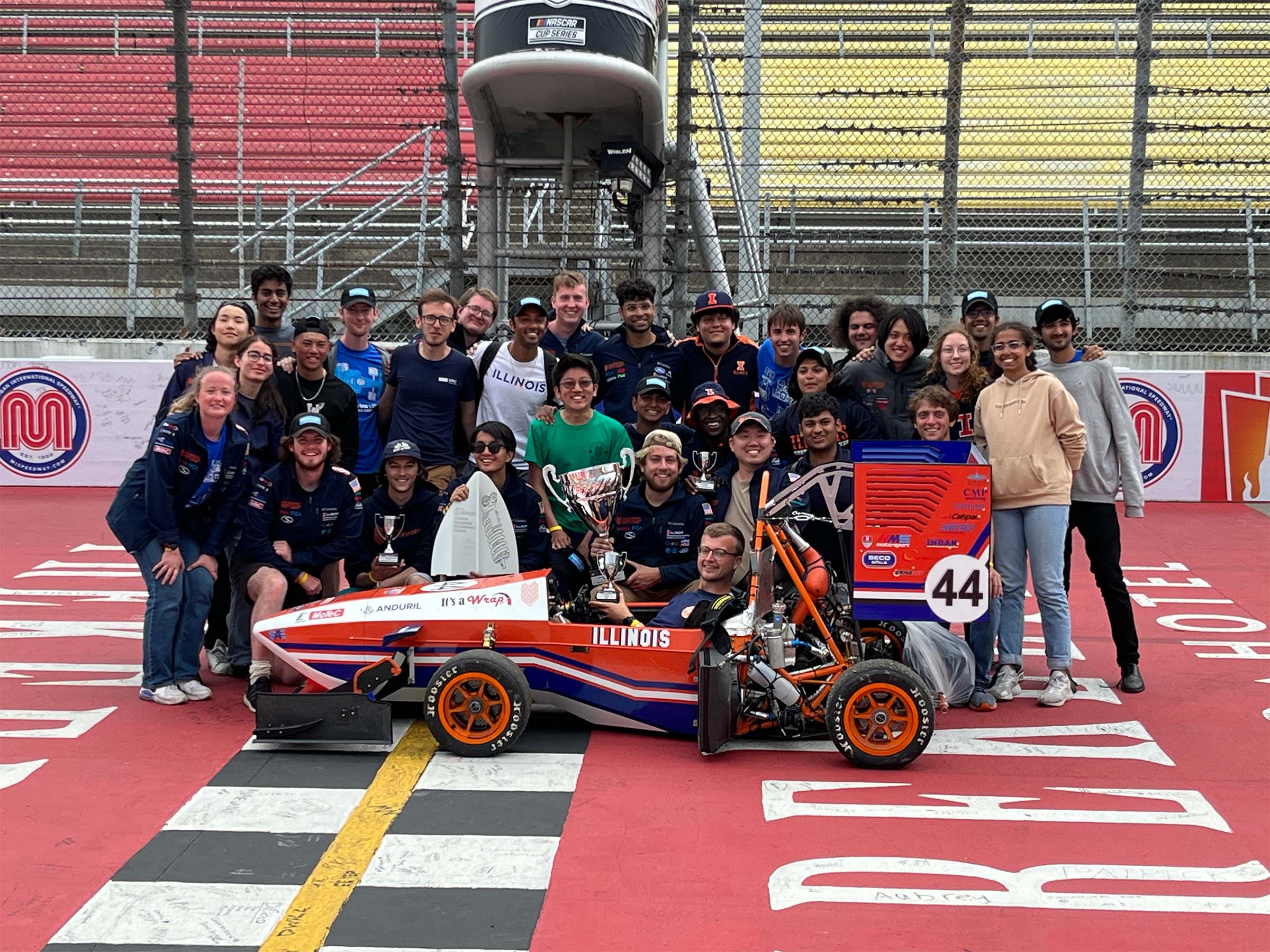 Illini Motorsports team at Michigan event